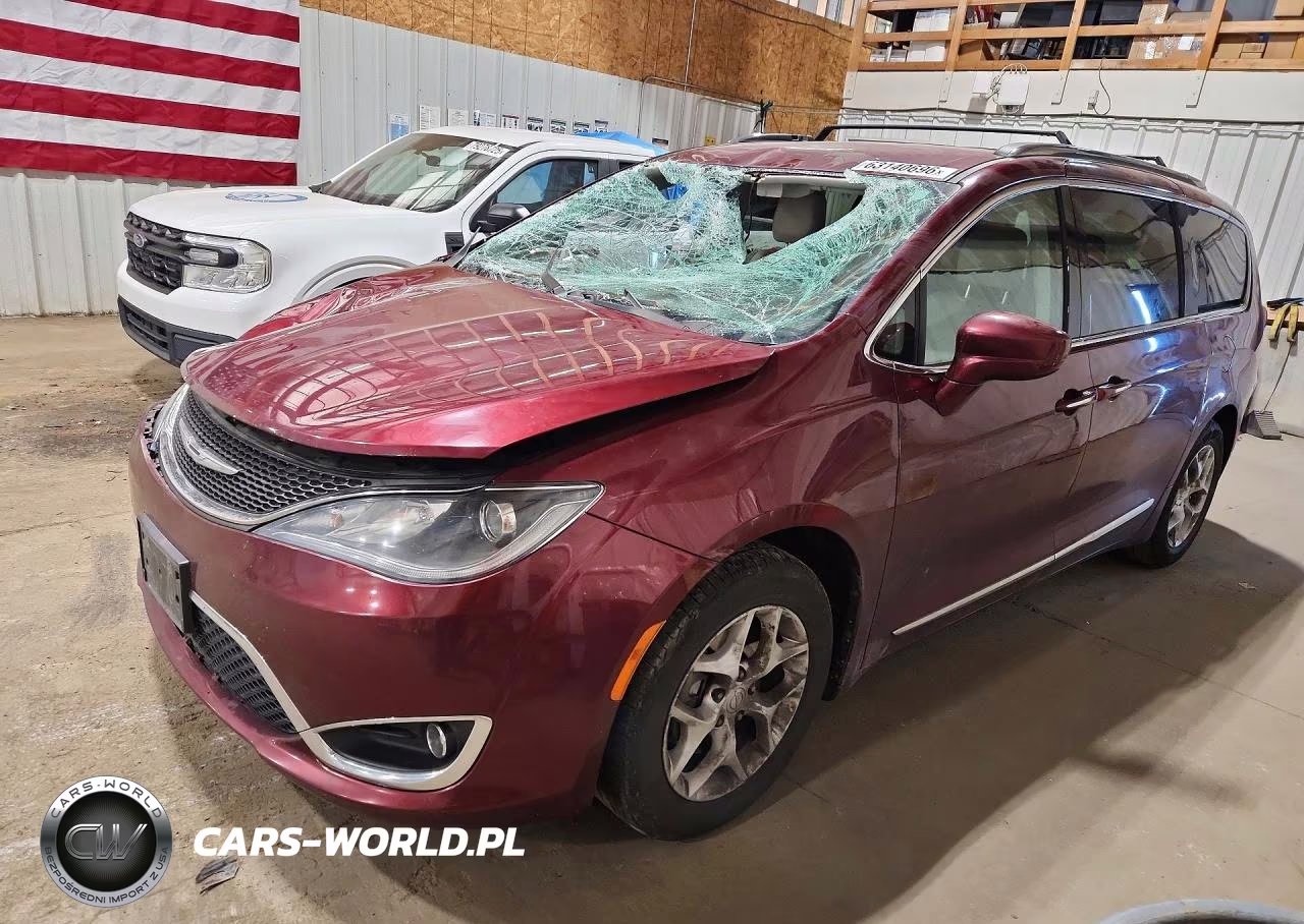 2017 Chrysler Pacifica Touring L Plus