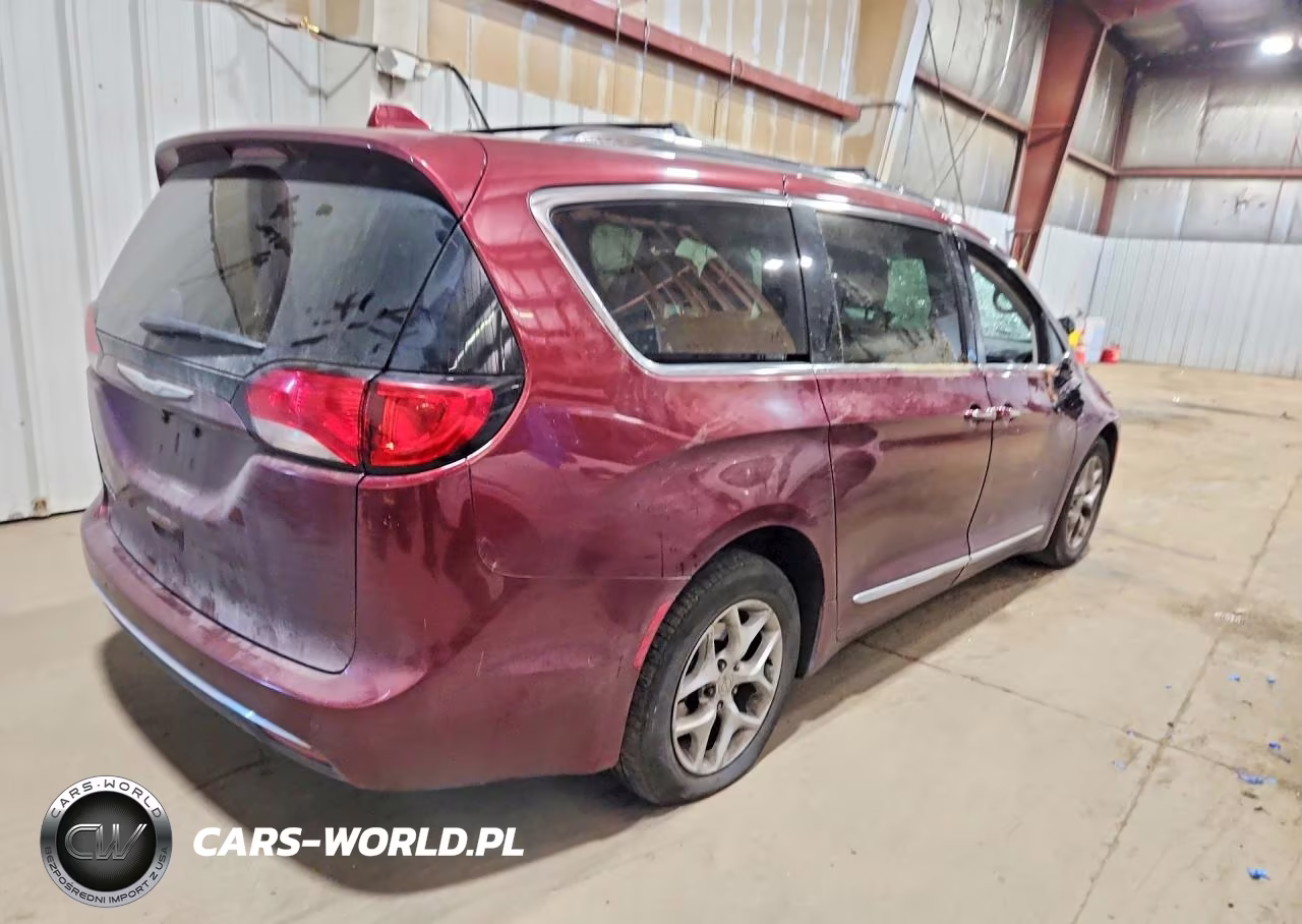 2017 Chrysler Pacifica Touring L Plus VIN:2C4RC1EG9HR757605 - 3