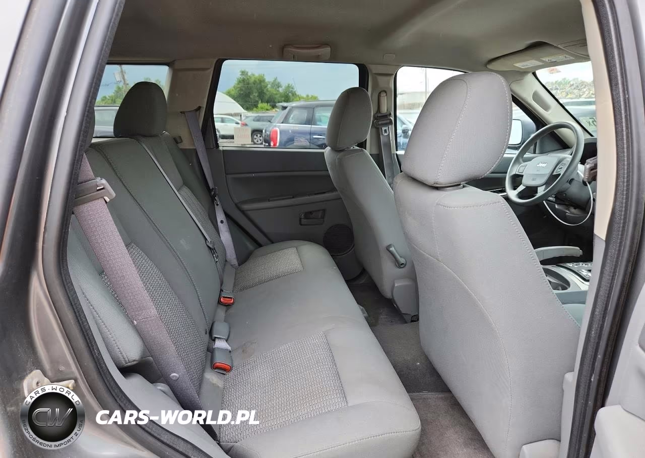 2007 Jeep Grand Cherokee Laredo VIN:1J8HR48N17C565889 - 11