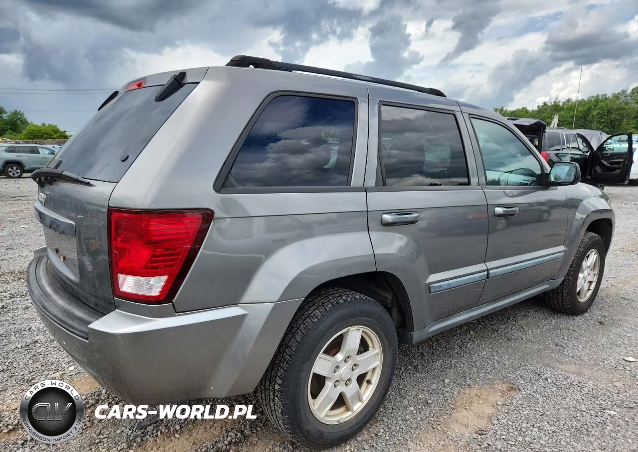 2007 Jeep Grand Cherokee Laredo VIN:1J8HR48N17C565889 - 3