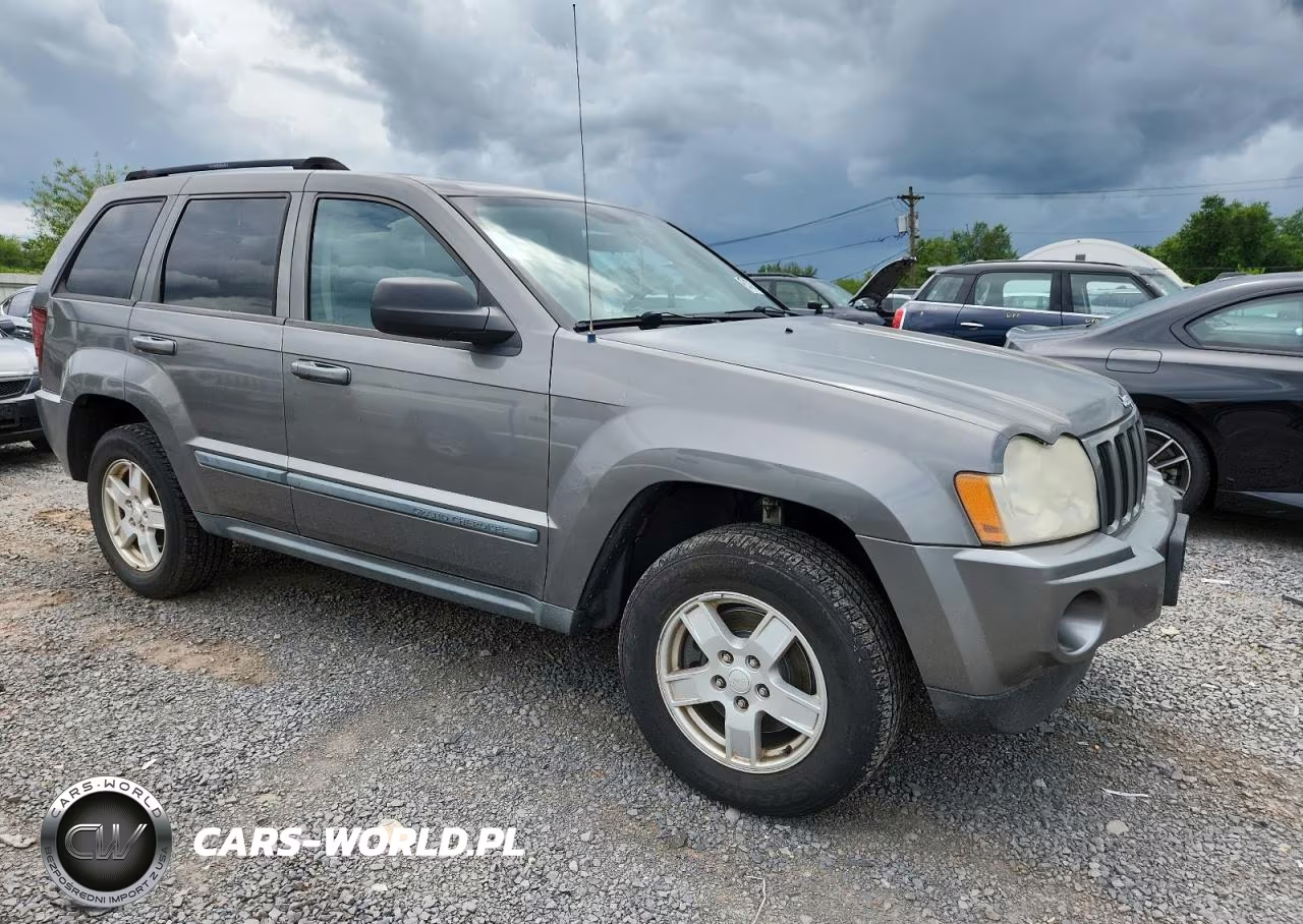 2007 Jeep Grand Cherokee Laredo VIN:1J8HR48N17C565889 - 4