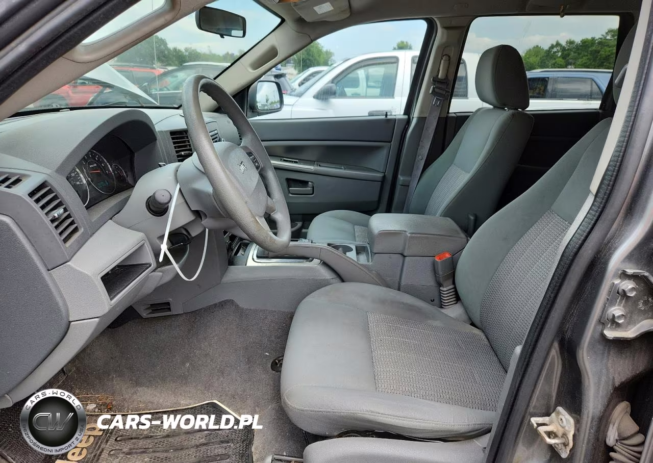 2007 Jeep Grand Cherokee Laredo VIN:1J8HR48N17C565889 - 7