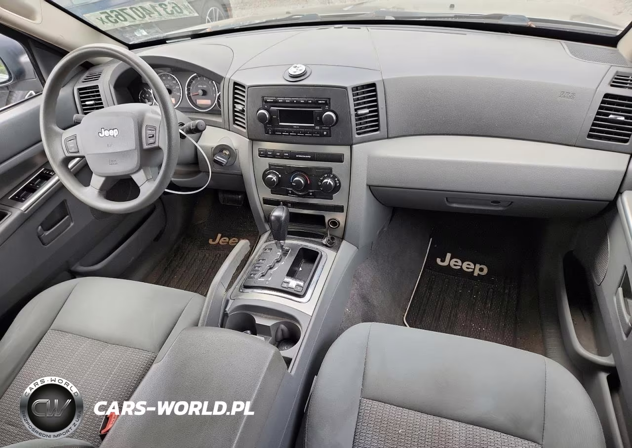2007 Jeep Grand Cherokee Laredo VIN:1J8HR48N17C565889 - 8