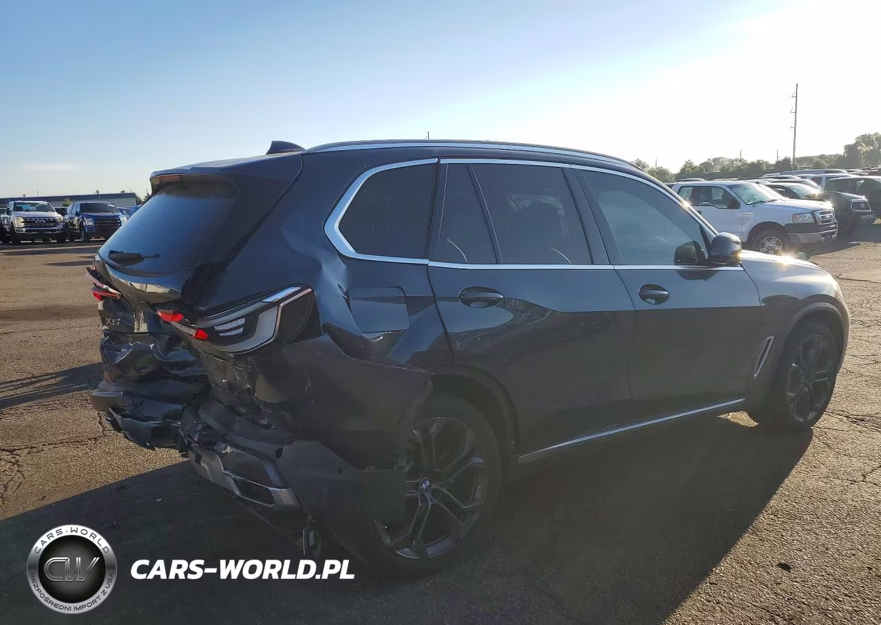 2019 BMW X5 xDrive50I VIN:5UXJU2C57KLB15208 - 3