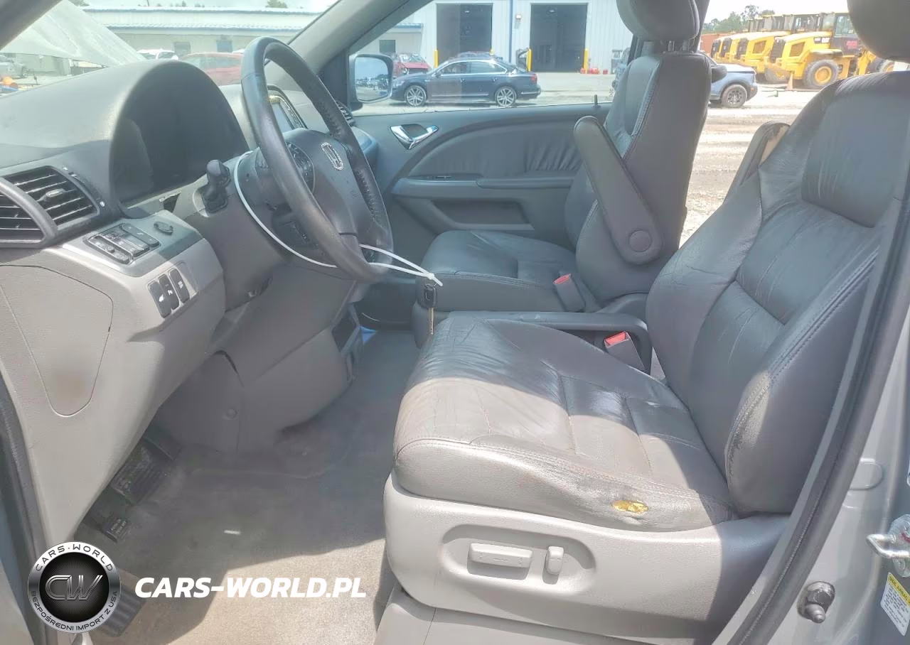 2010 Honda Odyssey Touring VIN:5FNRL3H90AB097027 - 7