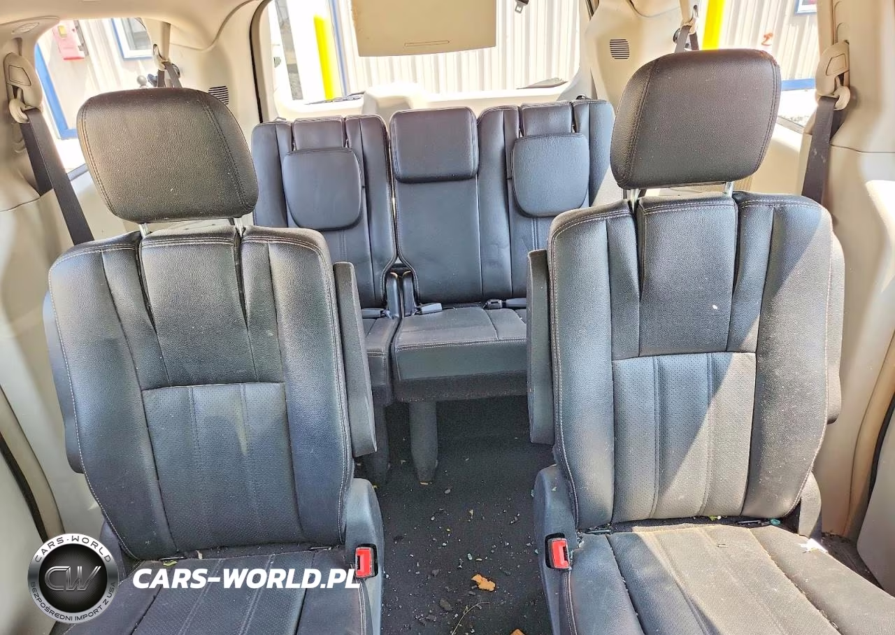 2015 Dodge Grand Caravan Crew VIN:2C4RDGDG0FR598777 - 10