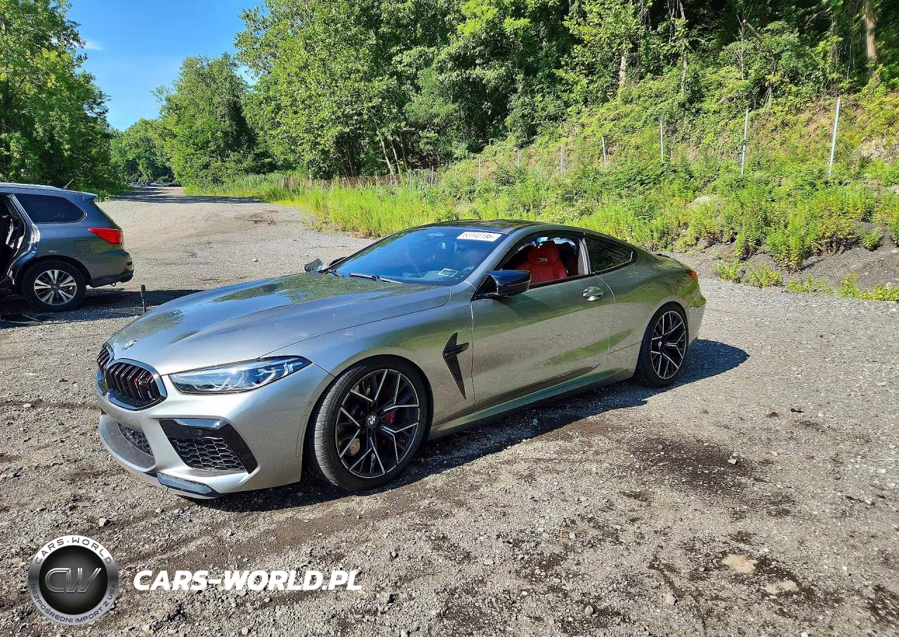 2022 BMW M8 – zdjęcie 1 z 12