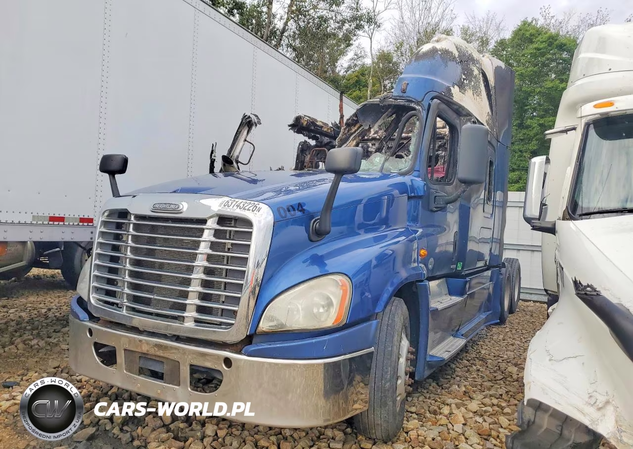 2014 Freightliner Cascadia Semi Truck
