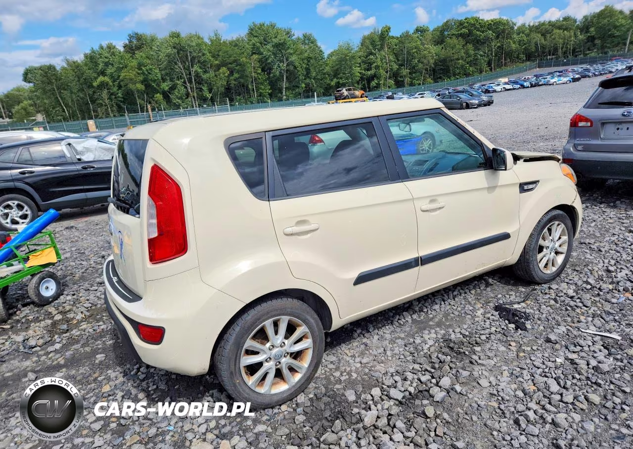 2013 Kia Soul Base VIN:KNDJT2A56D7551077 - 3