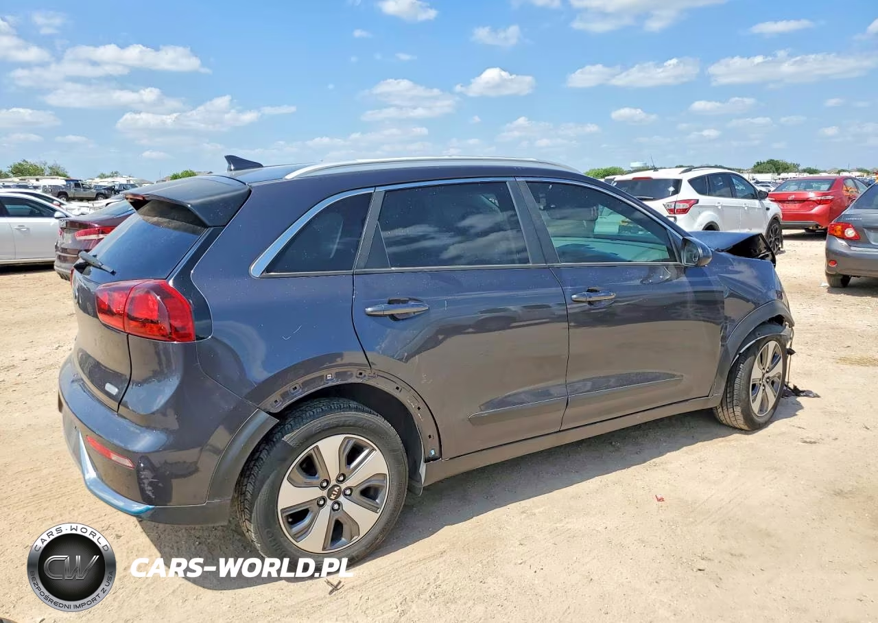 2019 Kia Niro Lx VIN:KNDCM3LD4K5331493 - 3