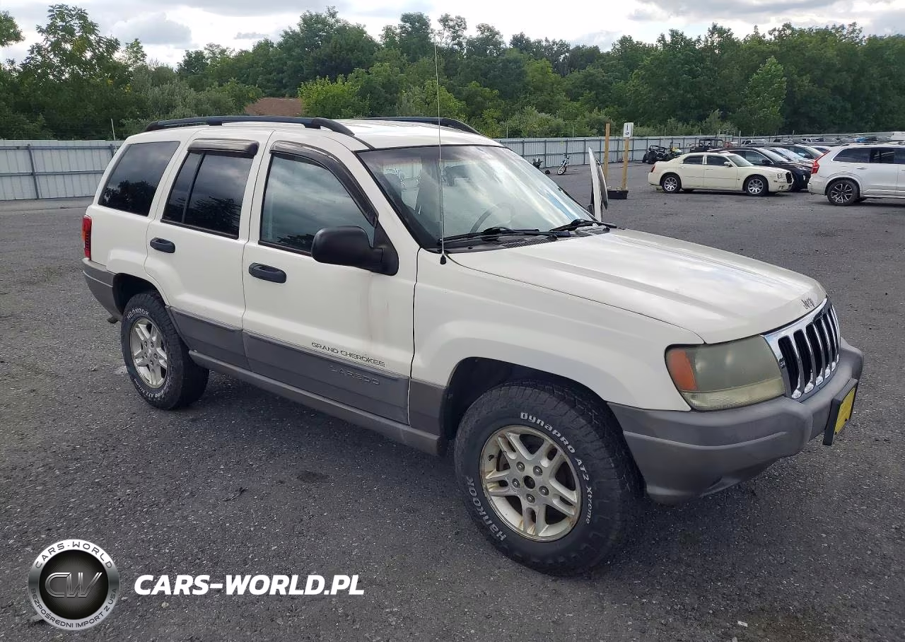 2003 Jeep Grand Cherokee Laredo VIN:1J4GW48SX3C605828 - 4