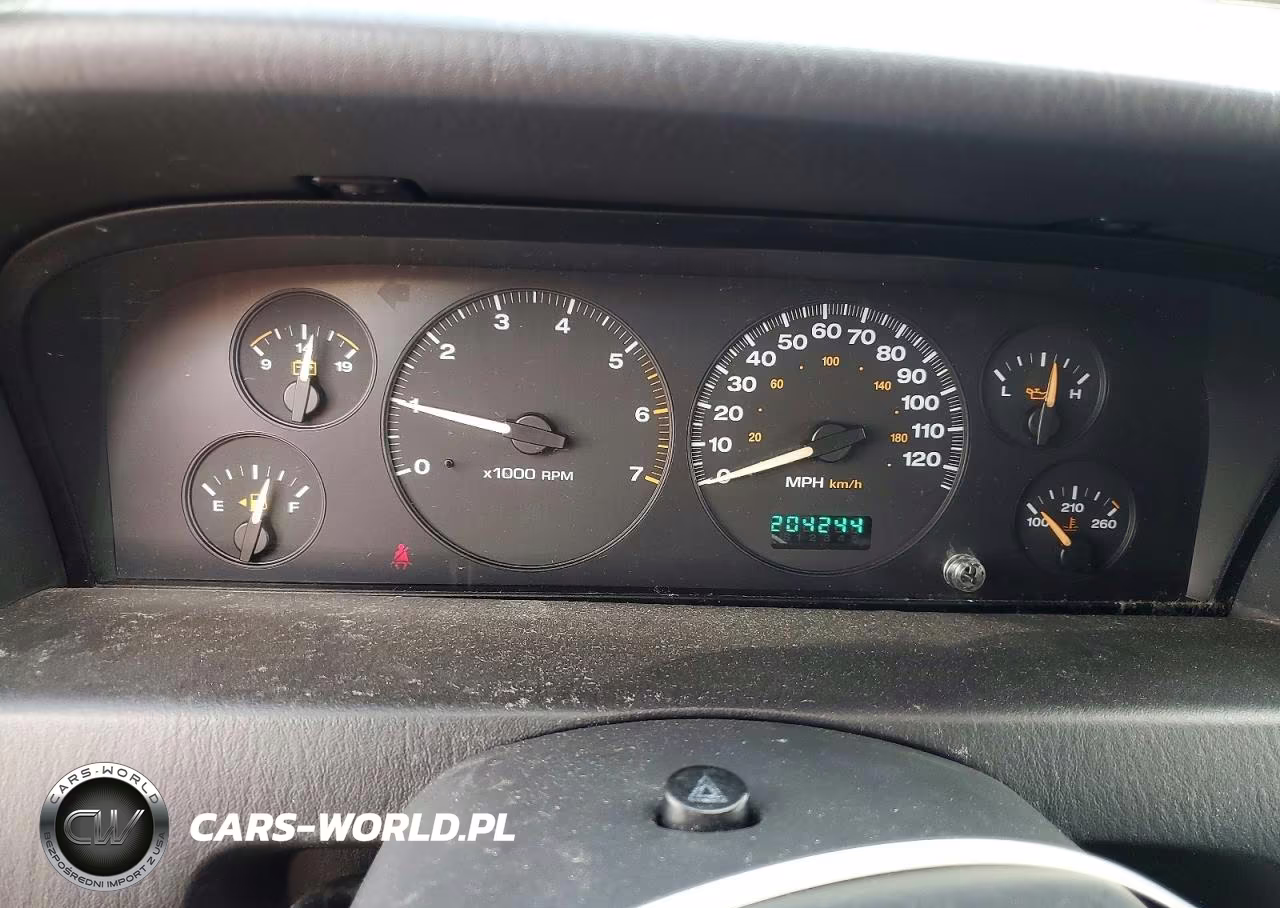 2003 Jeep Grand Cherokee Laredo VIN:1J4GW48SX3C605828 - 9