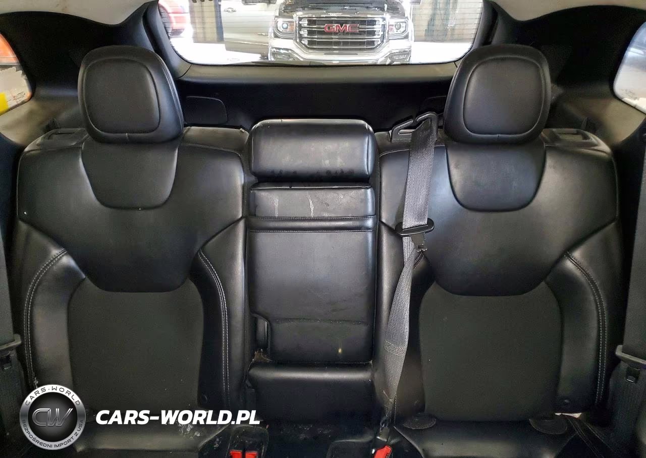 2019 Jeep Cherokee Latitude Plus VIN:1C4PJLLB7KD316193 - 10