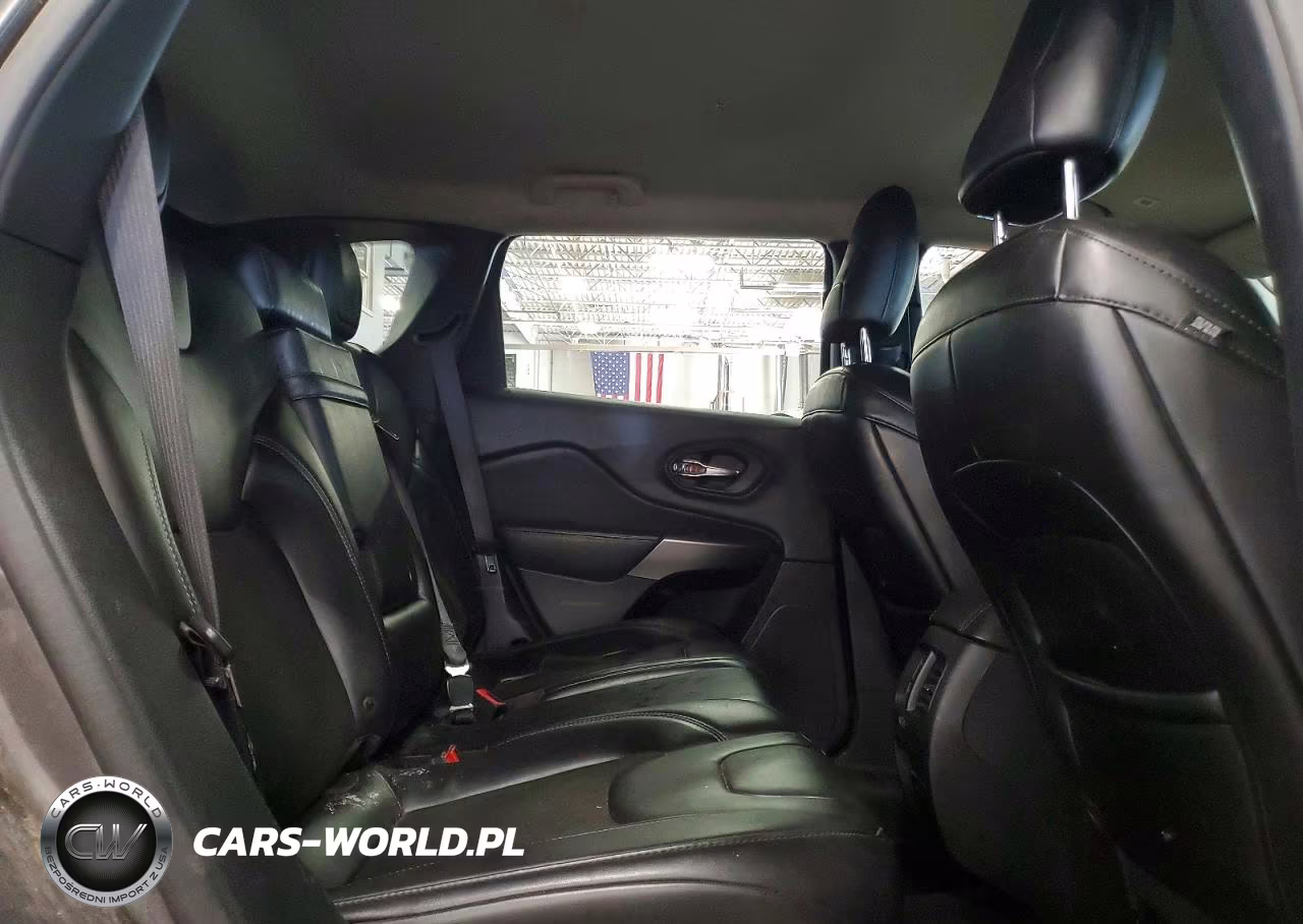 2019 Jeep Cherokee Latitude Plus VIN:1C4PJLLB7KD316193 - 11