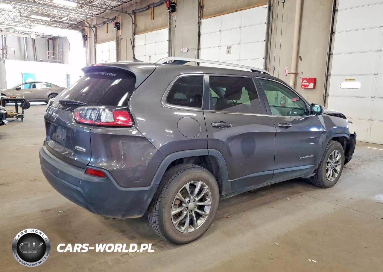 2019 Jeep Cherokee Latitude Plus VIN:1C4PJLLB7KD316193 - 3