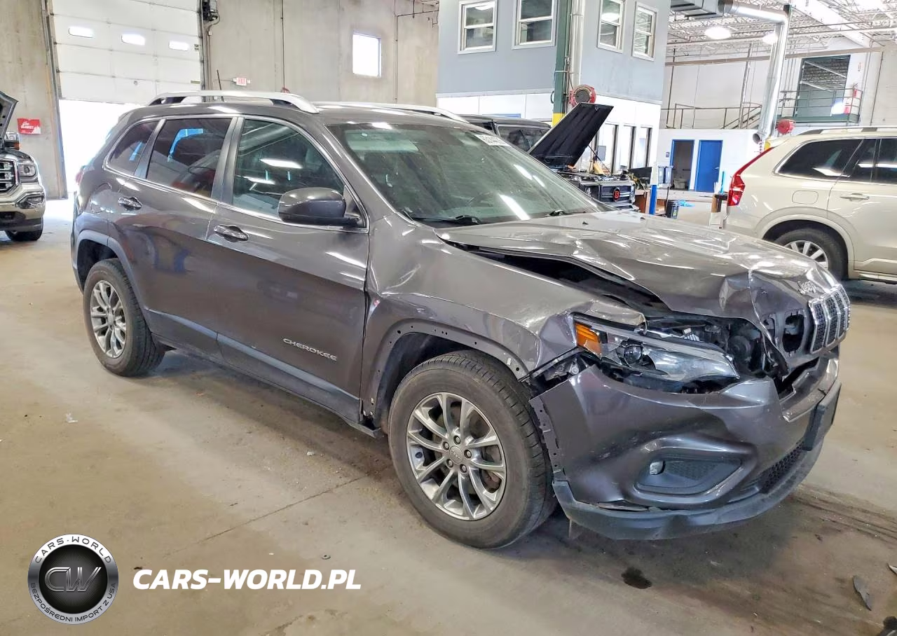 2019 Jeep Cherokee Latitude Plus VIN:1C4PJLLB7KD316193 - 4