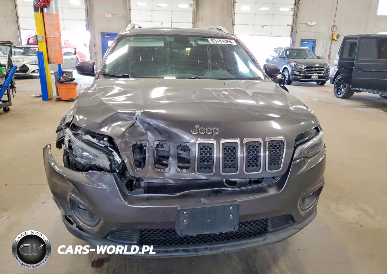 2019 Jeep Cherokee Latitude Plus VIN:1C4PJLLB7KD316193 - 5