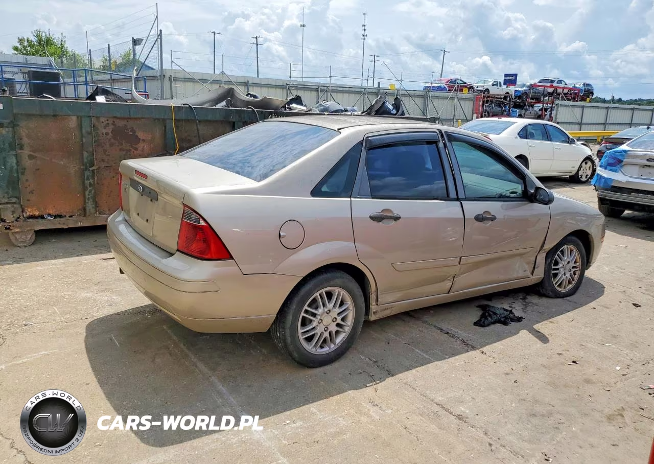 2007 Ford Focus Zx4 VIN:1FAHP34N37W222812 - 3