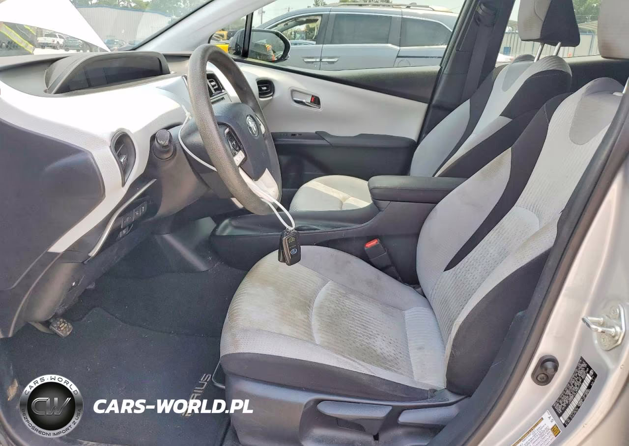 2018 Toyota Prius Two VIN:JTDKBRFU6J3062715 - 7