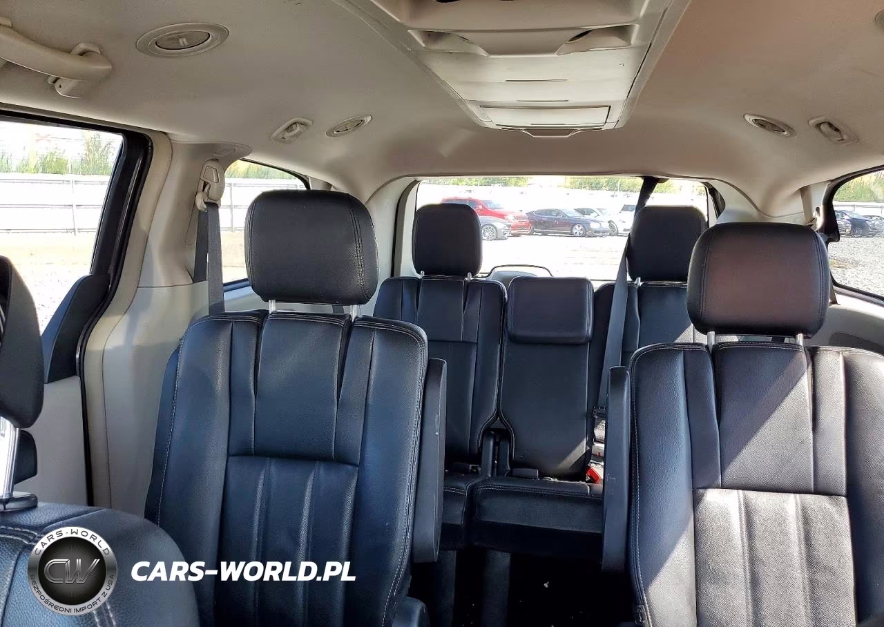2016 Chrysler Town & Country Touring VIN:2C4RC1BG9GR156259 - 10