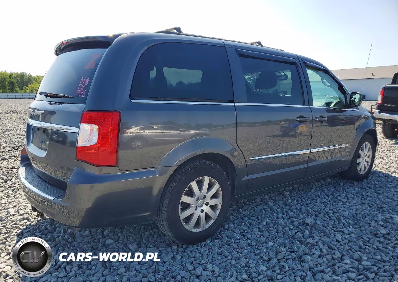 2016 Chrysler Town & Country Touring VIN:2C4RC1BG9GR156259 - 3