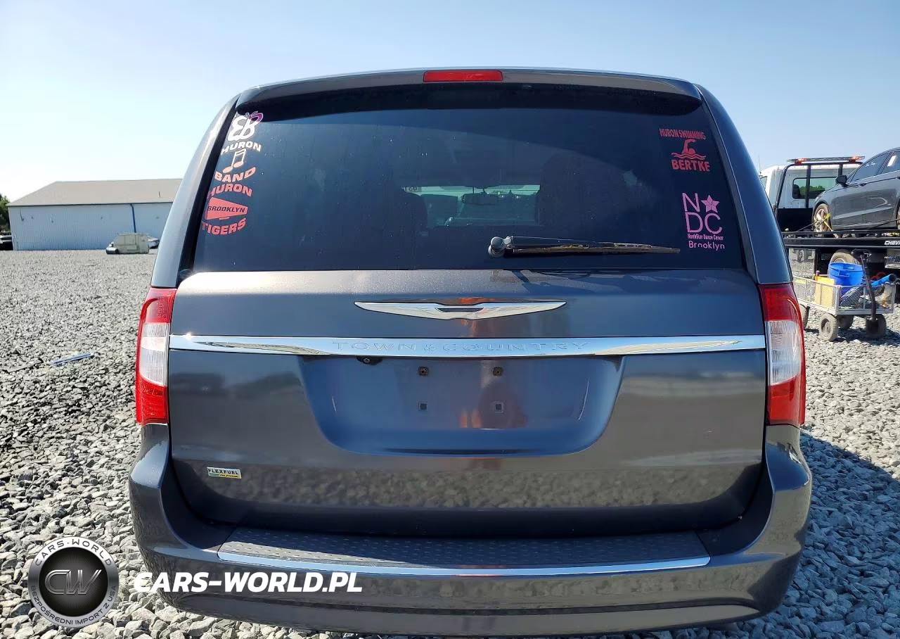 2016 Chrysler Town & Country Touring VIN:2C4RC1BG9GR156259 - 6