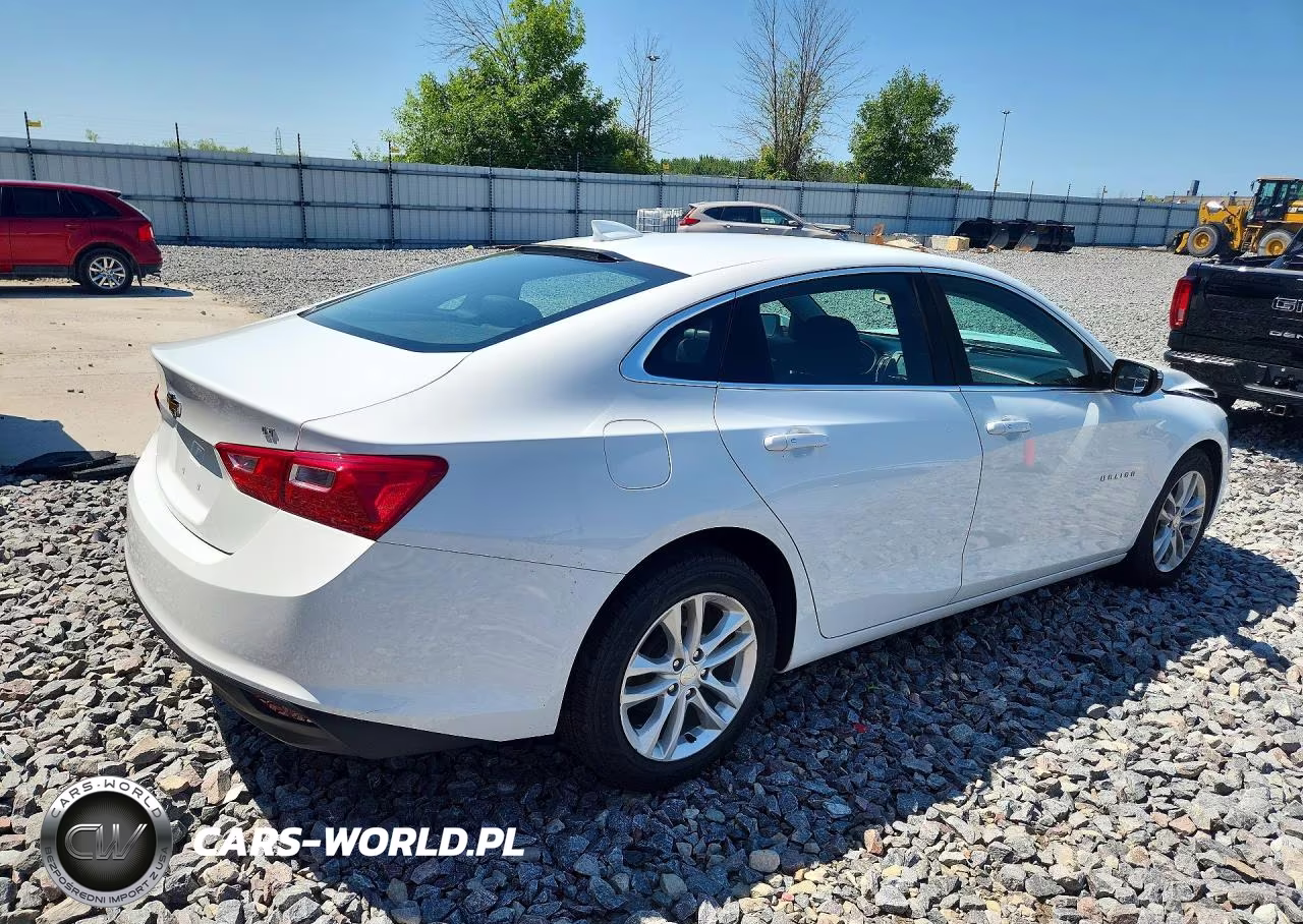 2017 Chevrolet Malibu Lt VIN:1G1ZE5ST1HF256291 - 3