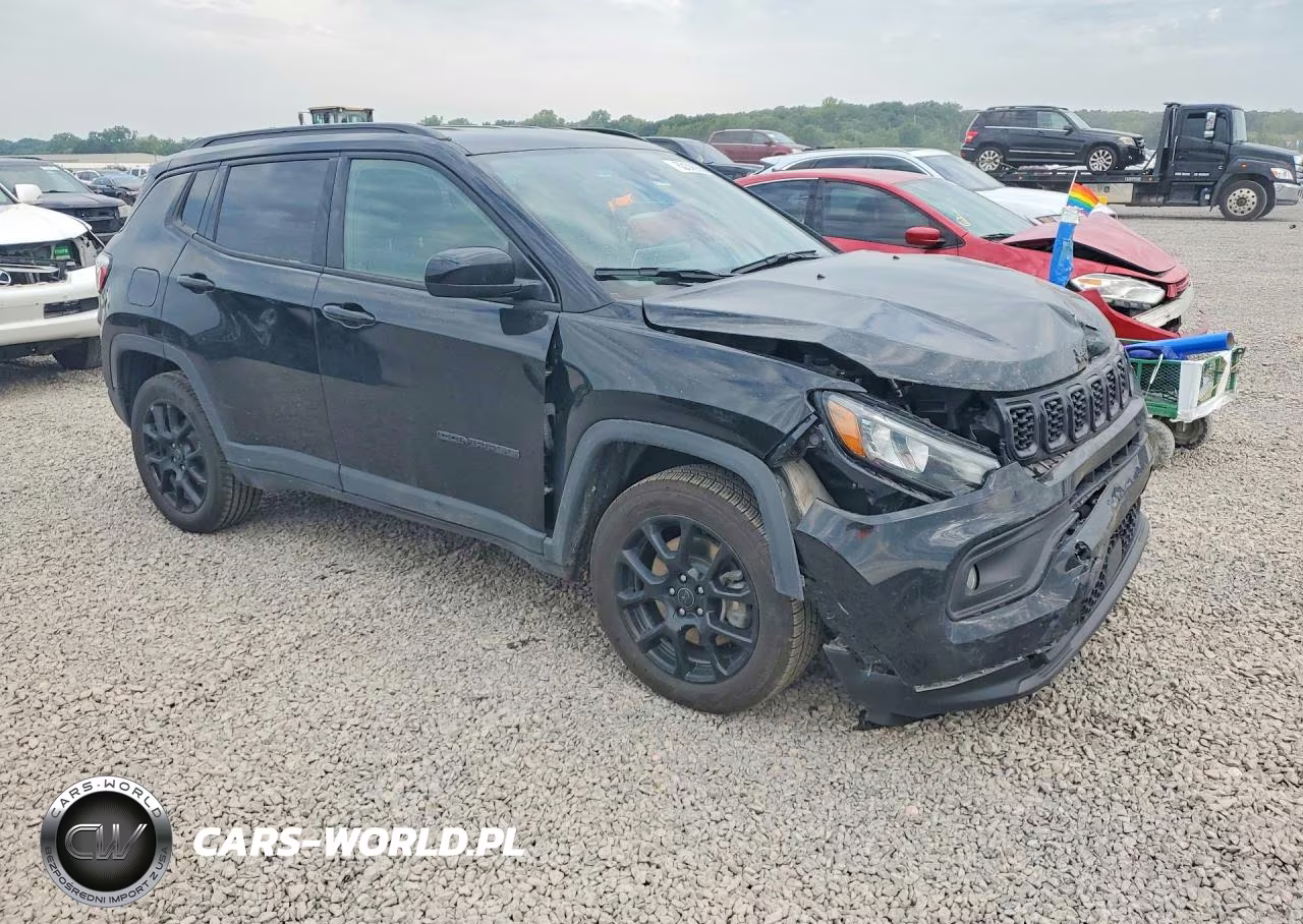 2025 Jeep Compass Latitude VIN:3C4NJDBN5ST586591 - 4