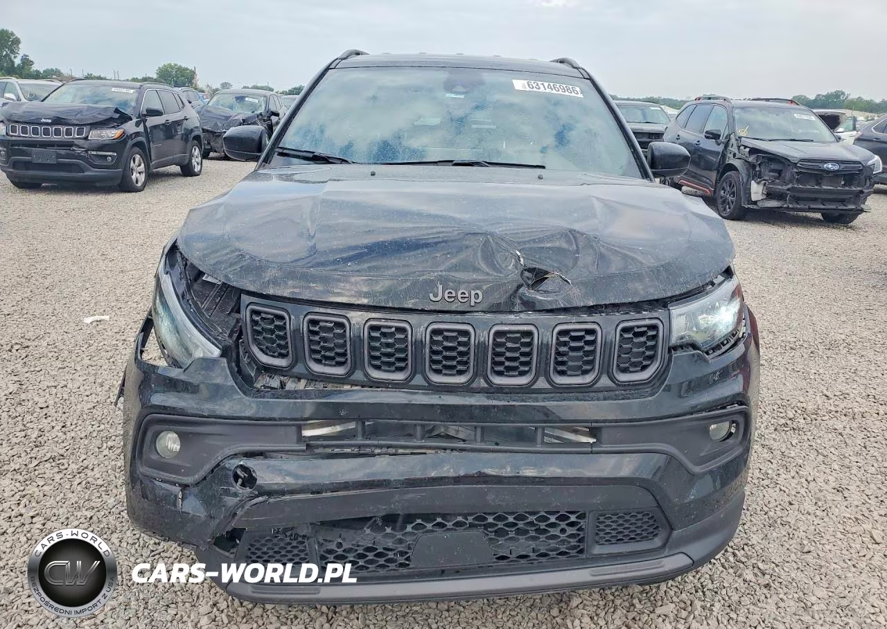 2025 Jeep Compass Latitude VIN:3C4NJDBN5ST586591 - 5