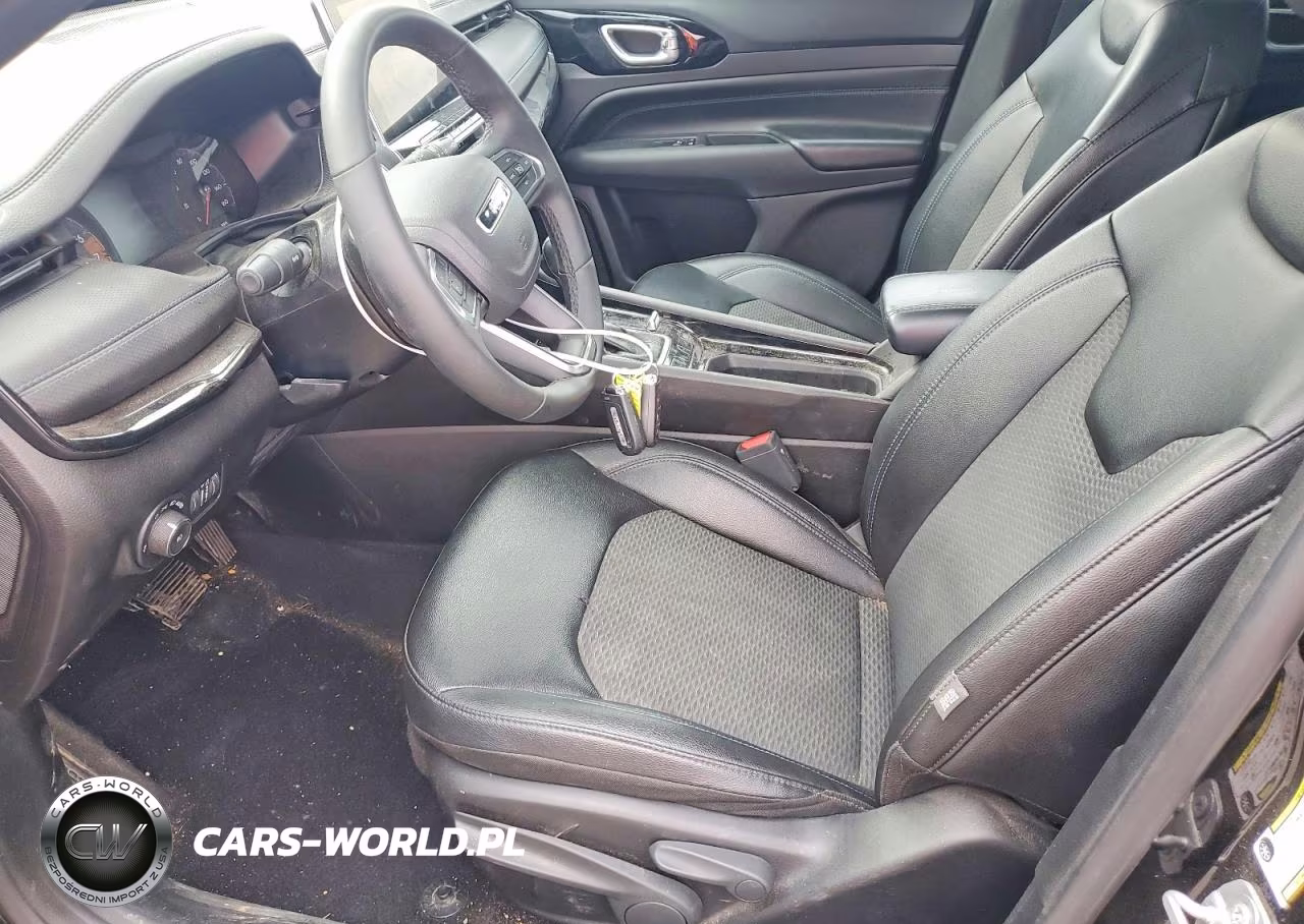 2025 Jeep Compass Latitude VIN:3C4NJDBN5ST586591 - 7