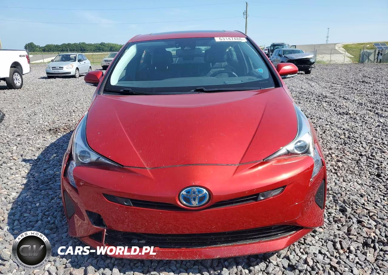 2018 Toyota Prius Four VIN:JTDKARFU8J3057034 - 5