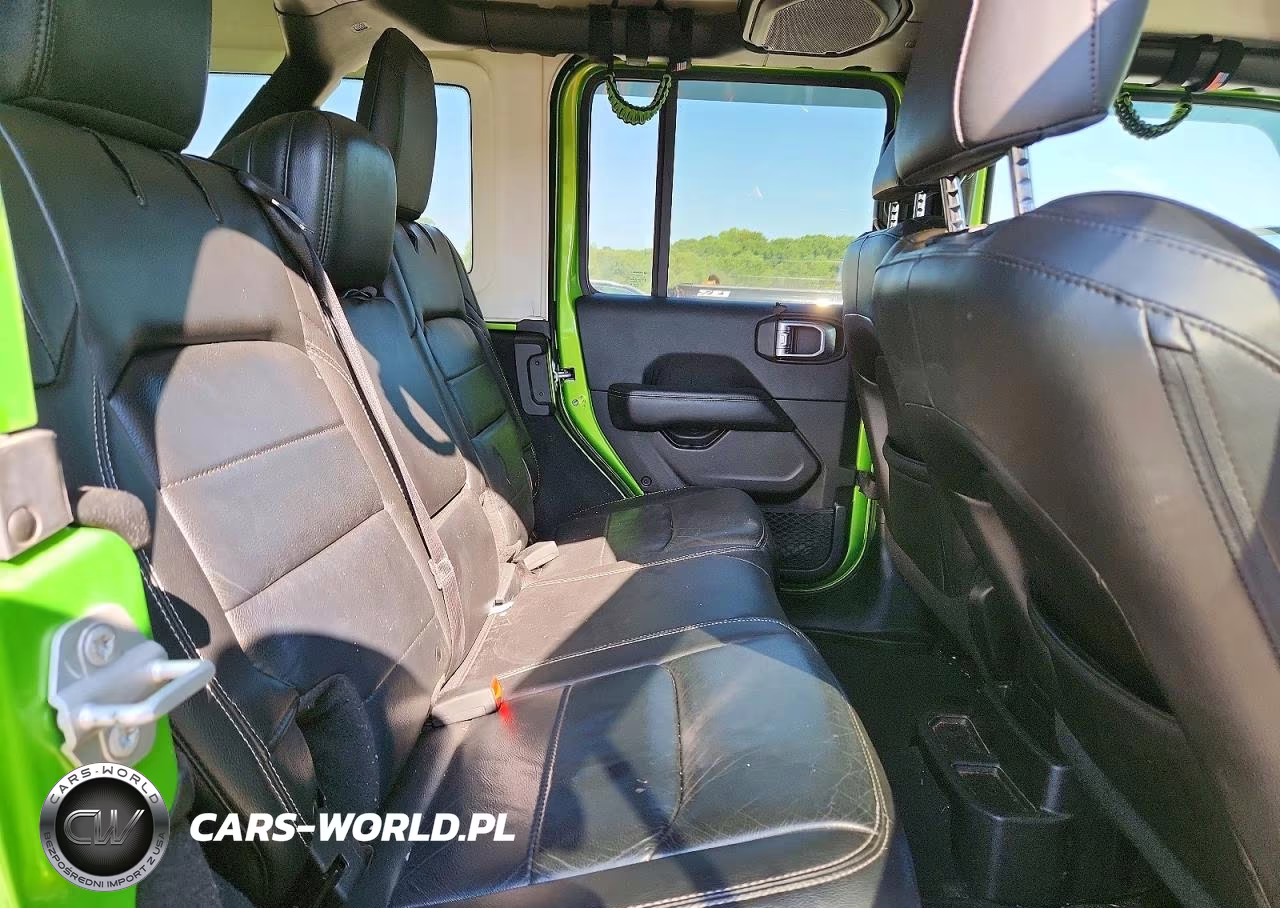 2019 Jeep Wrangler Unlimited Sahara VIN:1C4HJXEG9KW513892 - 11