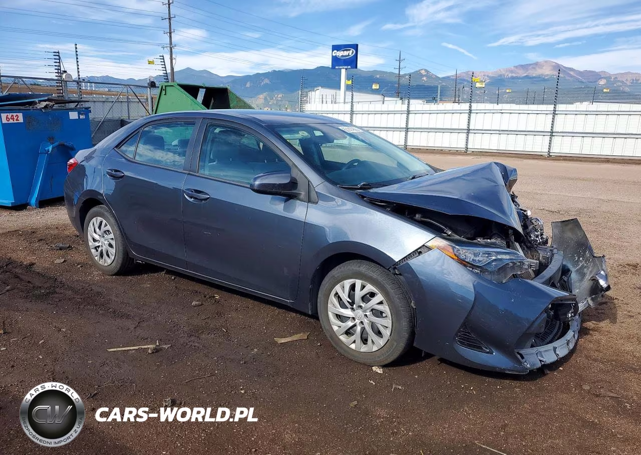 2018 Toyota Corolla Le VIN:2T1BURHE1JC029404 - 4