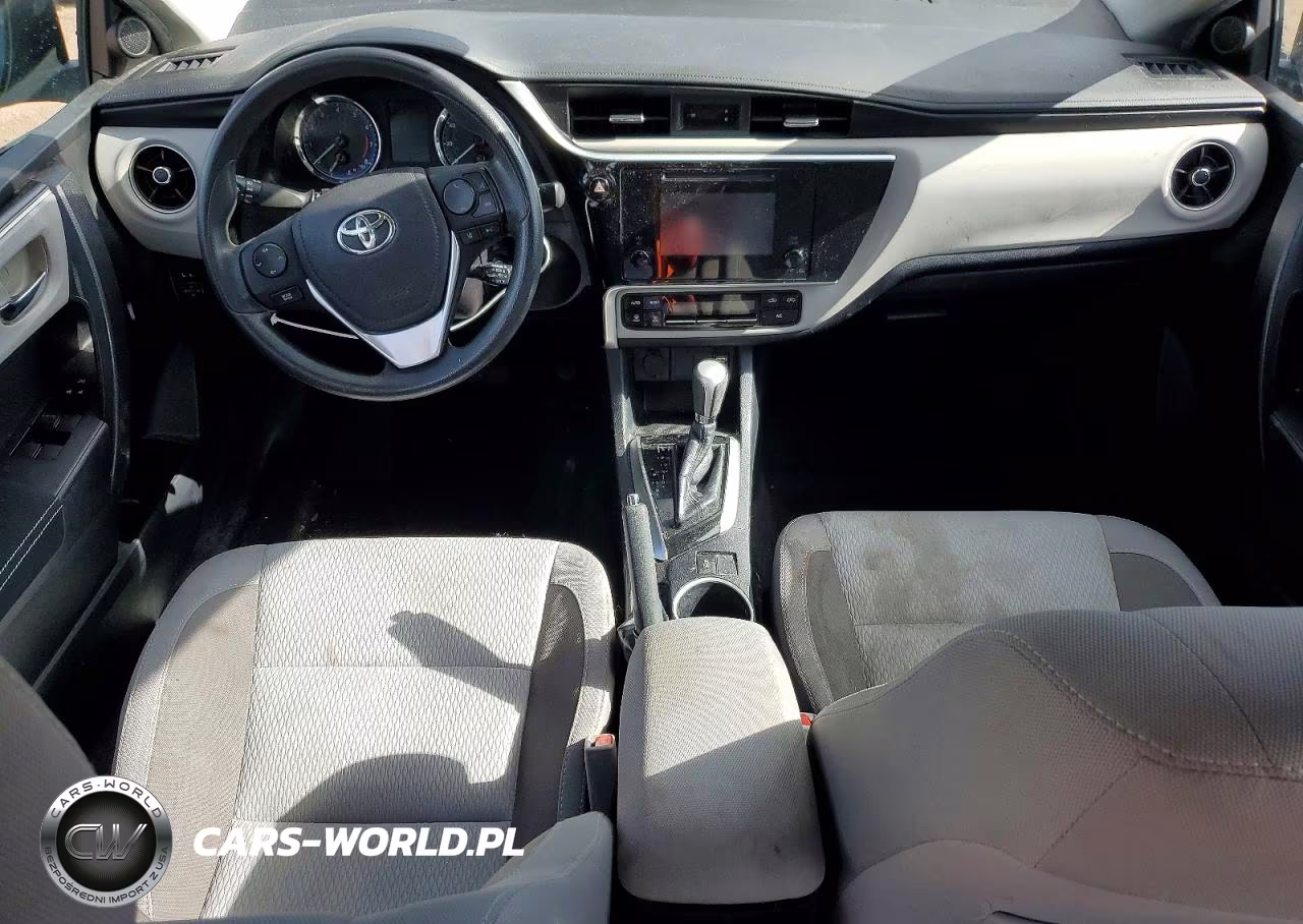 2018 Toyota Corolla Le VIN:2T1BURHE1JC029404 - 8