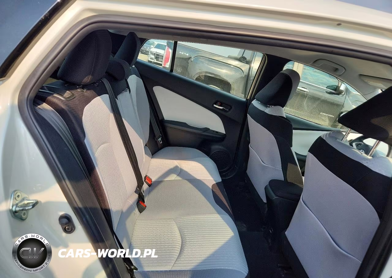 2018 Toyota Prius Two VIN:JTDKBRFU6J3061239 - 10