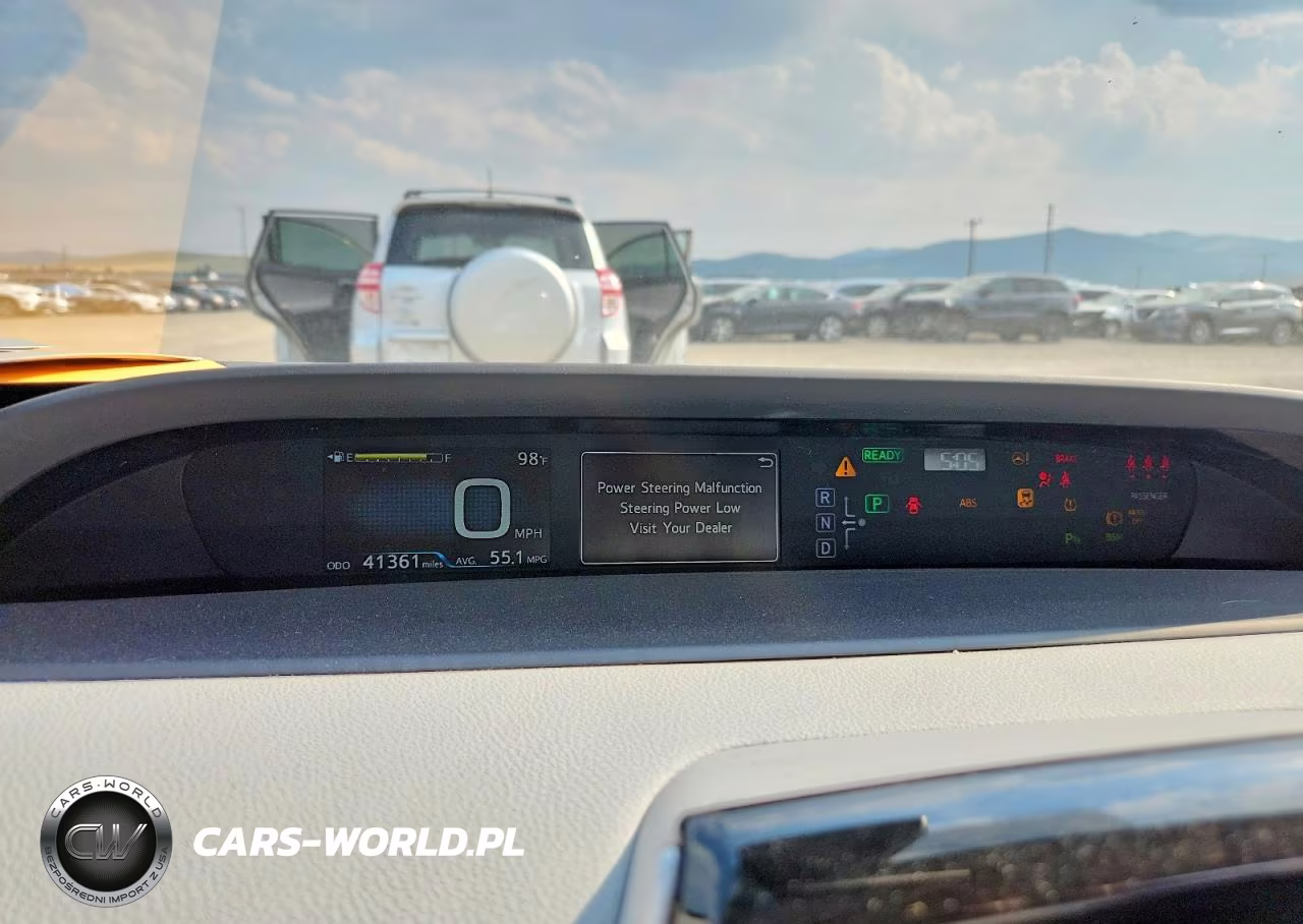 2018 Toyota Prius Two VIN:JTDKBRFU6J3061239 - 9