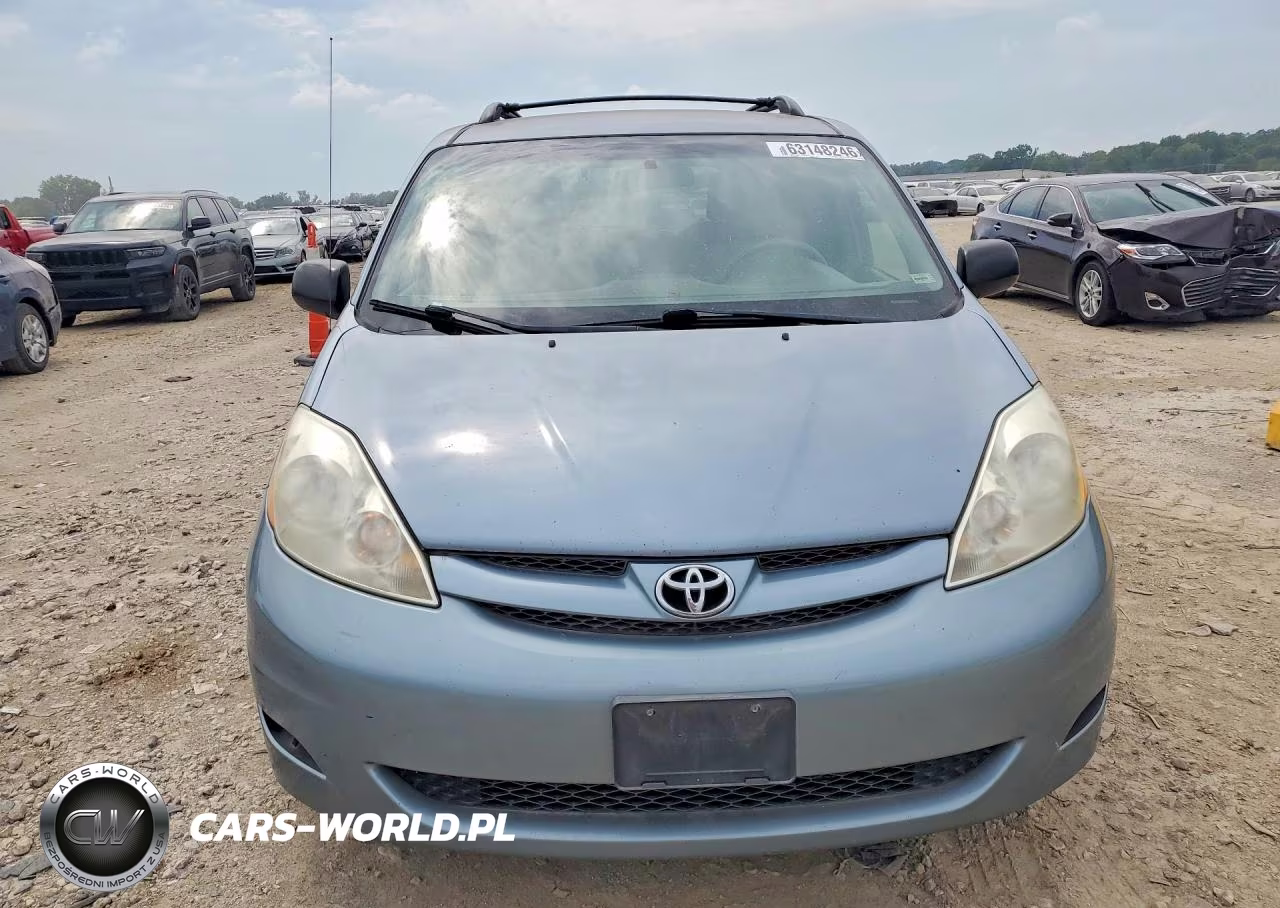 2010 Toyota Sienna Le 8-Passenger VIN:5TDKK4CC0AS305044 - 5