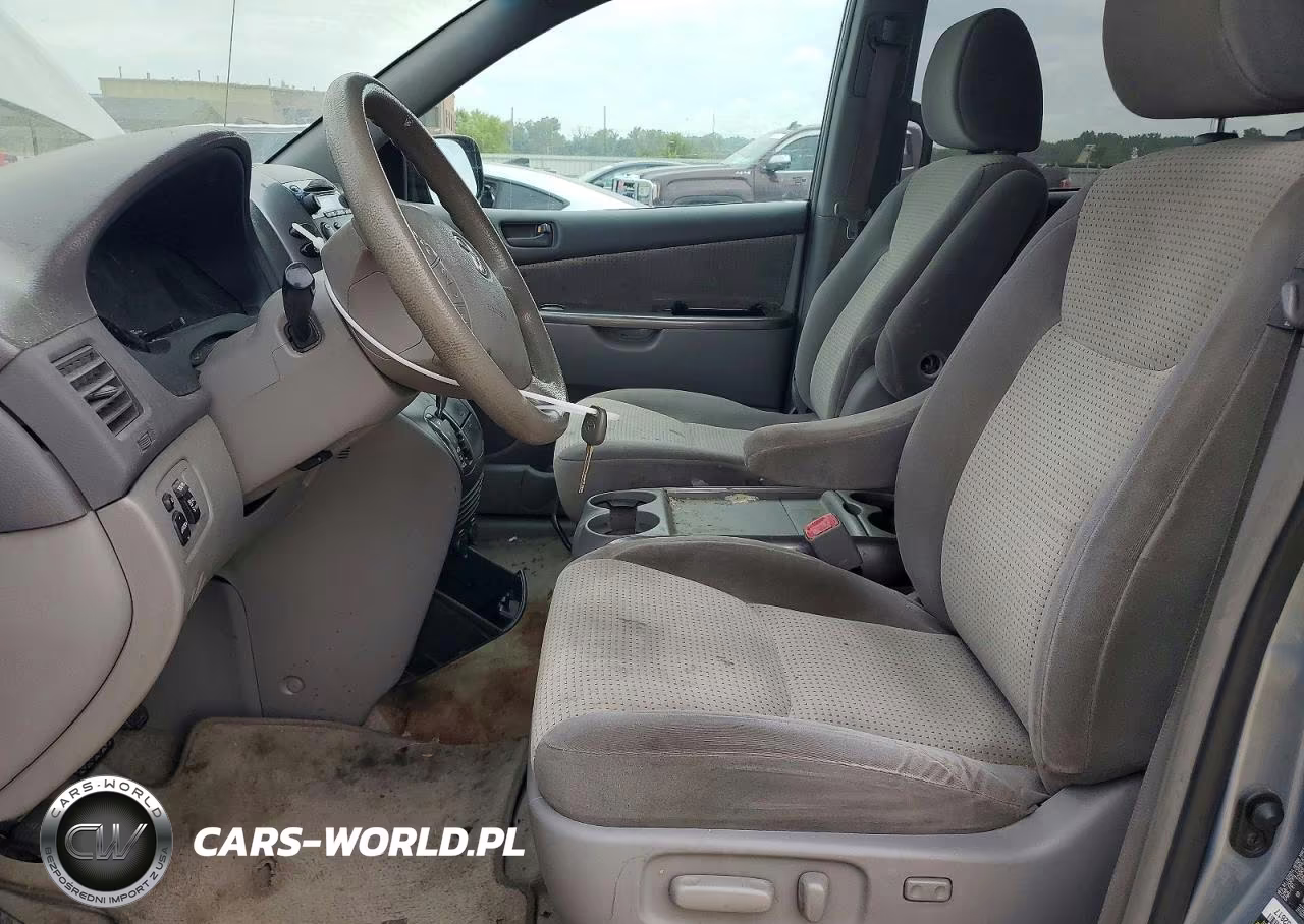 2010 Toyota Sienna Le 8-Passenger VIN:5TDKK4CC0AS305044 - 7