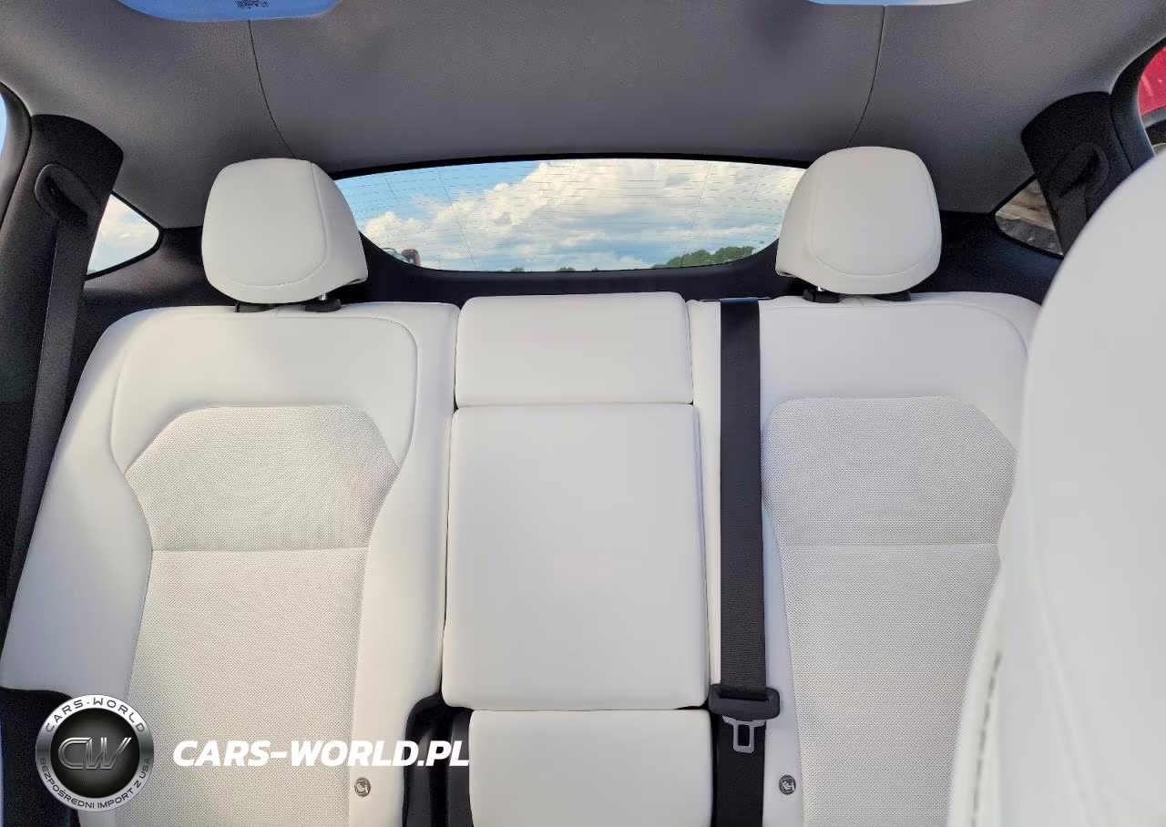2026 Tesla Model Y VIN:7SAYGDEE7TA468212 - 10