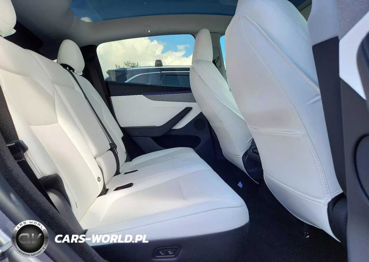 2026 Tesla Model Y VIN:7SAYGDEE7TA468212 - 11