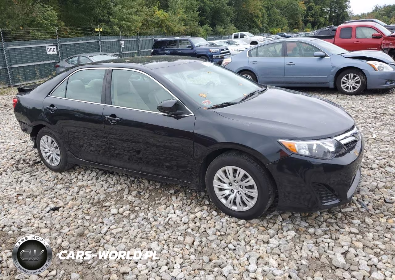 2014 Toyota Camry L VIN:4T1BF1FKXEU859307 - 4