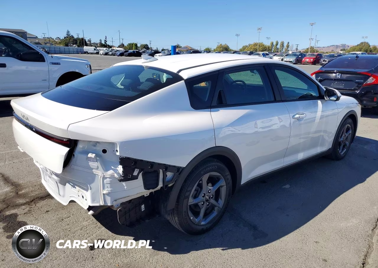 2025 Kia K4 Lxs VIN:3KPFT4DE1SE148036 - 3