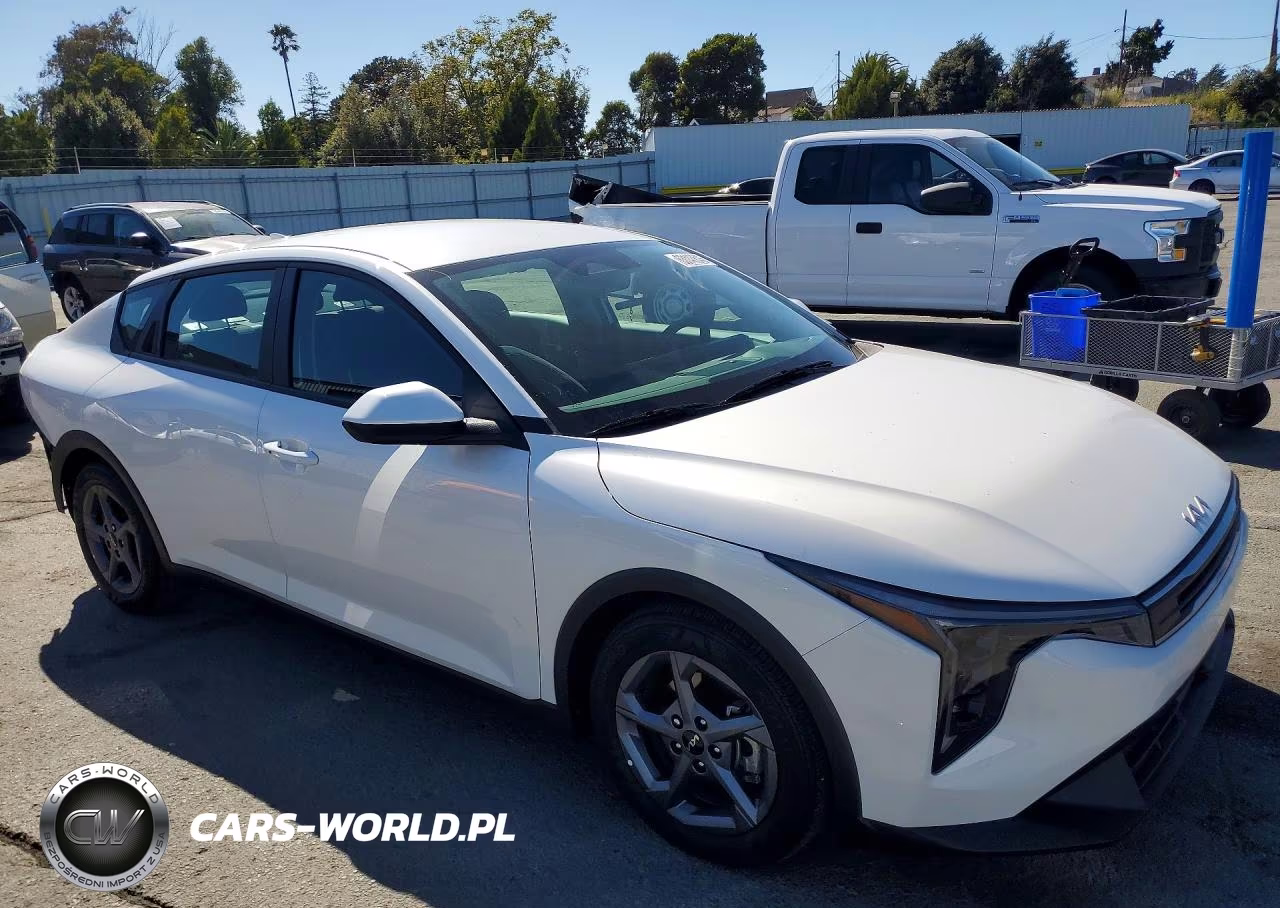 2025 Kia K4 Lxs VIN:3KPFT4DE1SE148036 - 4