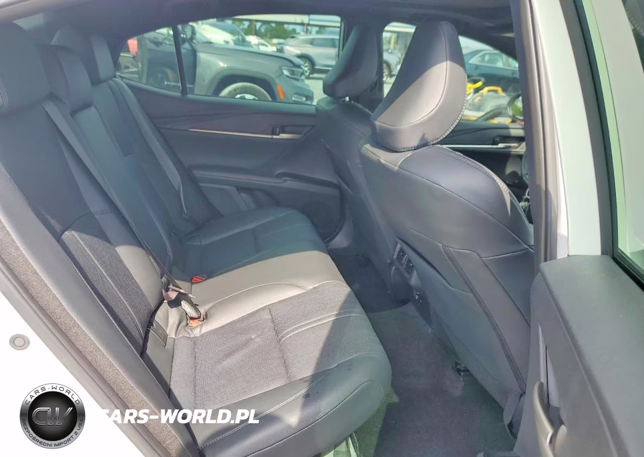 2025 Toyota Camry Xse VIN:4T1DAACK0SU528923 - 10