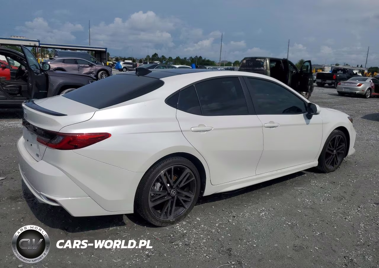 2025 Toyota Camry Xse VIN:4T1DAACK0SU528923 - 3