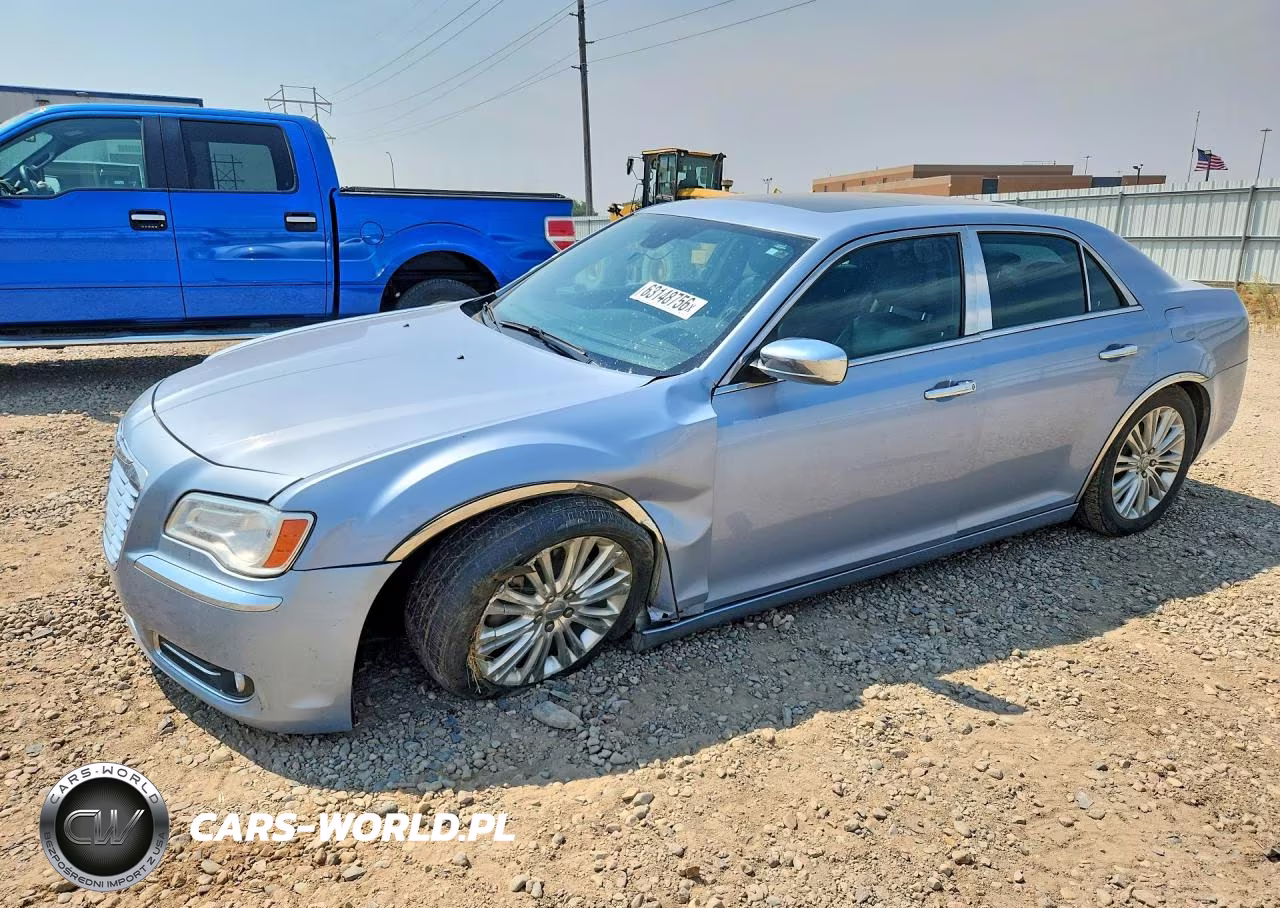 2012 Chrysler 300C VIN:2C3CCAKT3CH161741 - 1