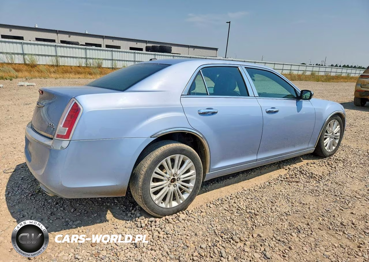 2012 Chrysler 300C VIN:2C3CCAKT3CH161741 - 3