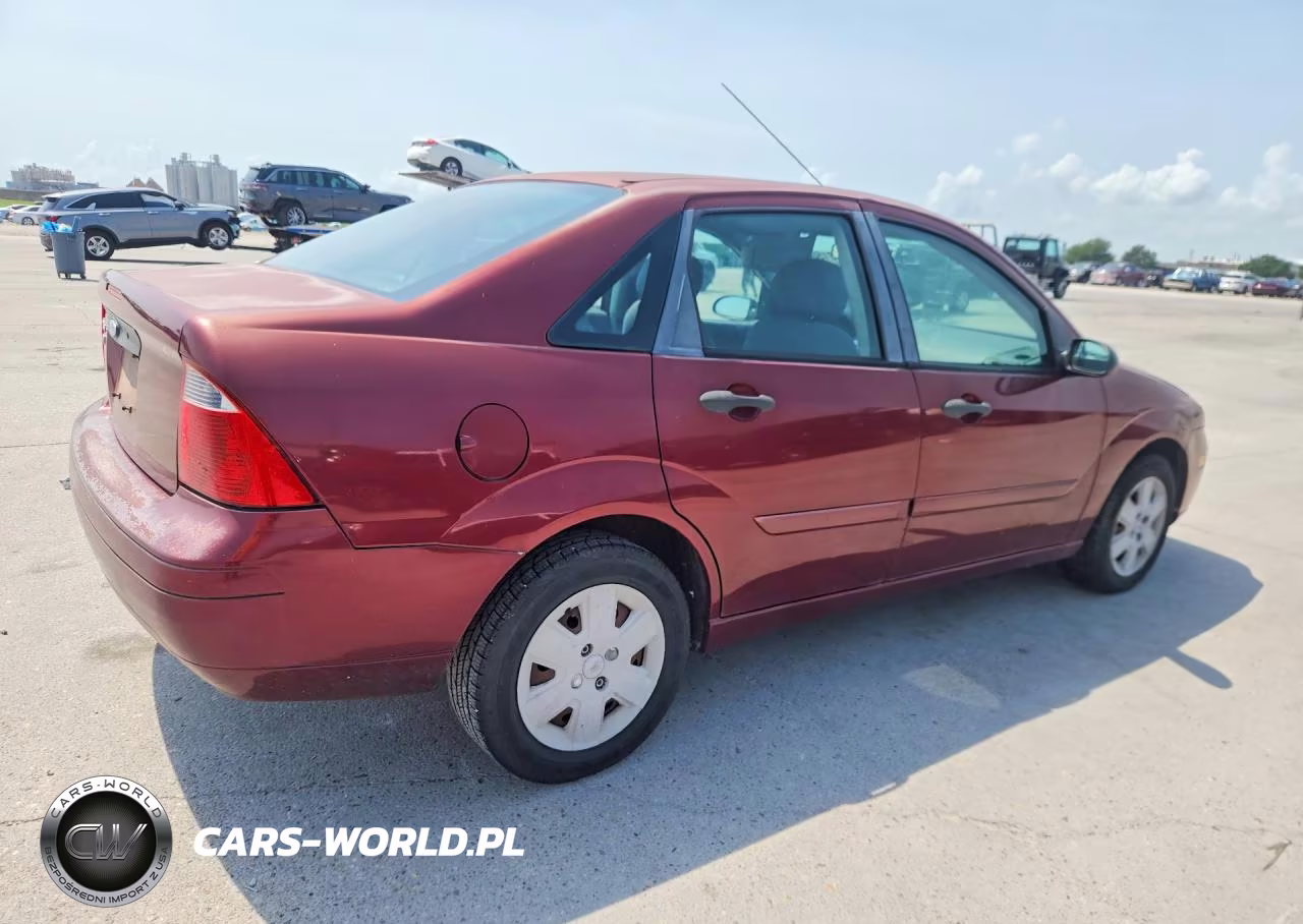 2007 Ford Focus Zx4 VIN:1FAFP34N37W279759 - 3