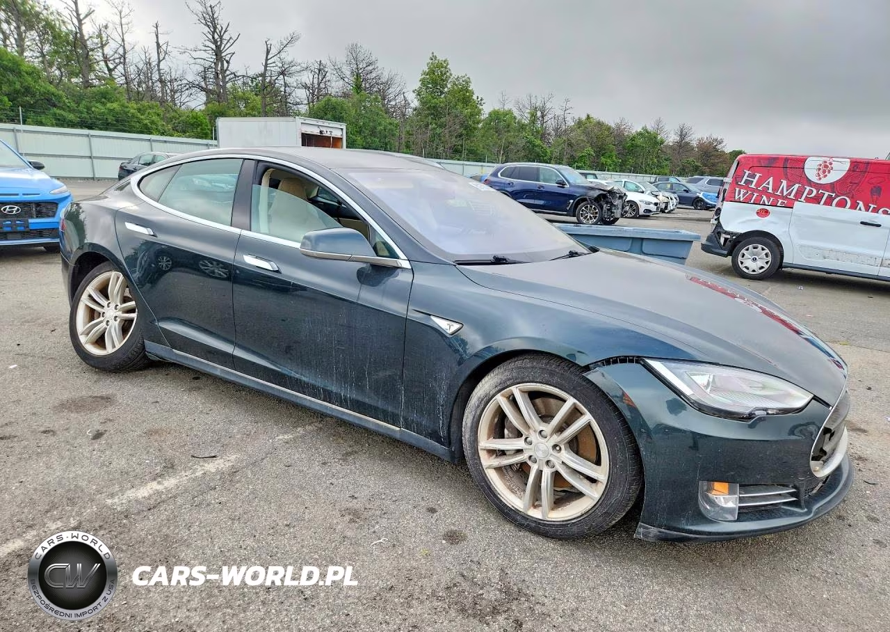 2013 Tesla Model S VIN:5YJSA1AG0DFP12054 - 4