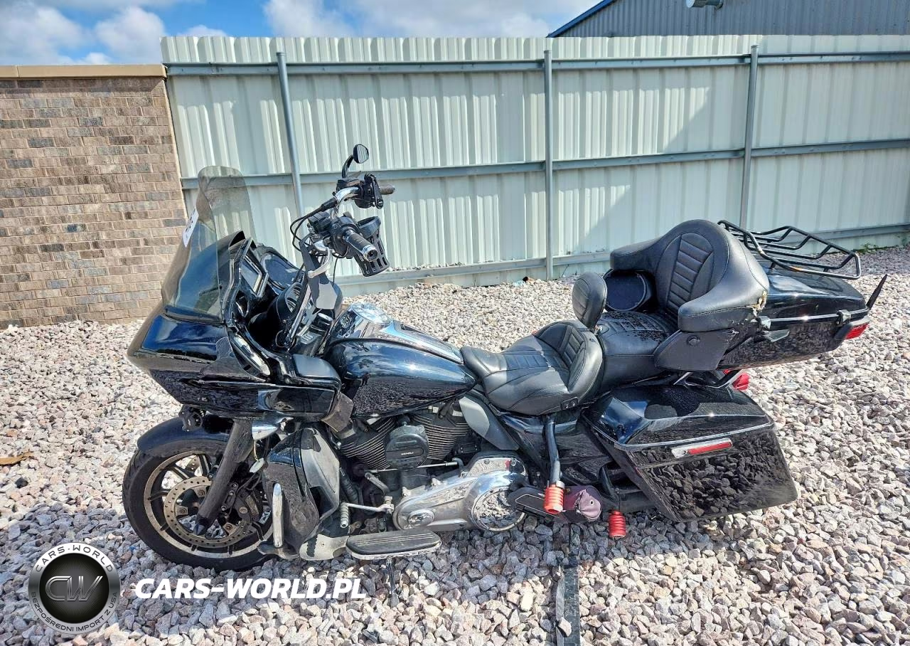 2017 Harley-Davidson Fltru VIN:1HD1KGD1XHB627782 - 3